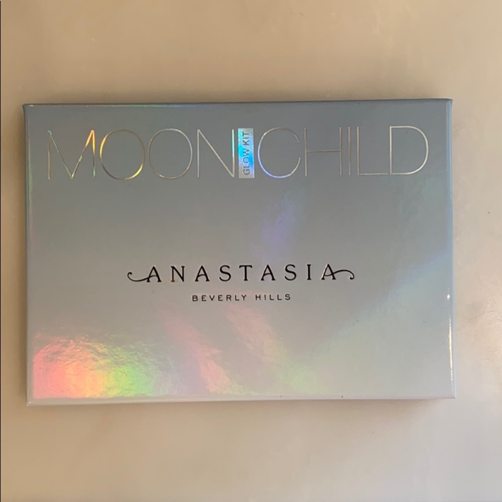Anastasia beverly hills moon child glow kit